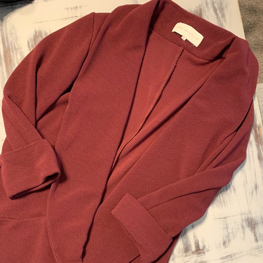Maroon polyester blazer with 3/4 sleeves